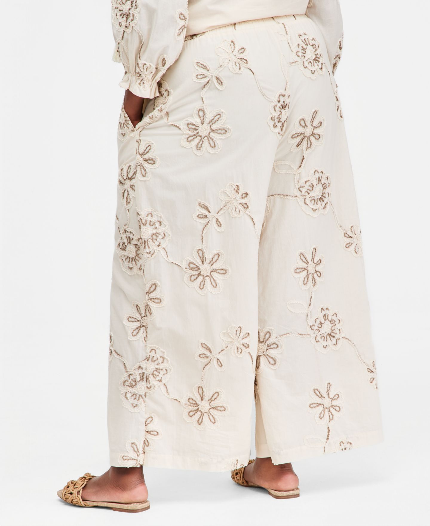 Женские брюки Vince Camuto Plus Size Mid-Rise Wide-Leg Elastic Waistband, цвет: Слоновая кость — фото 4
