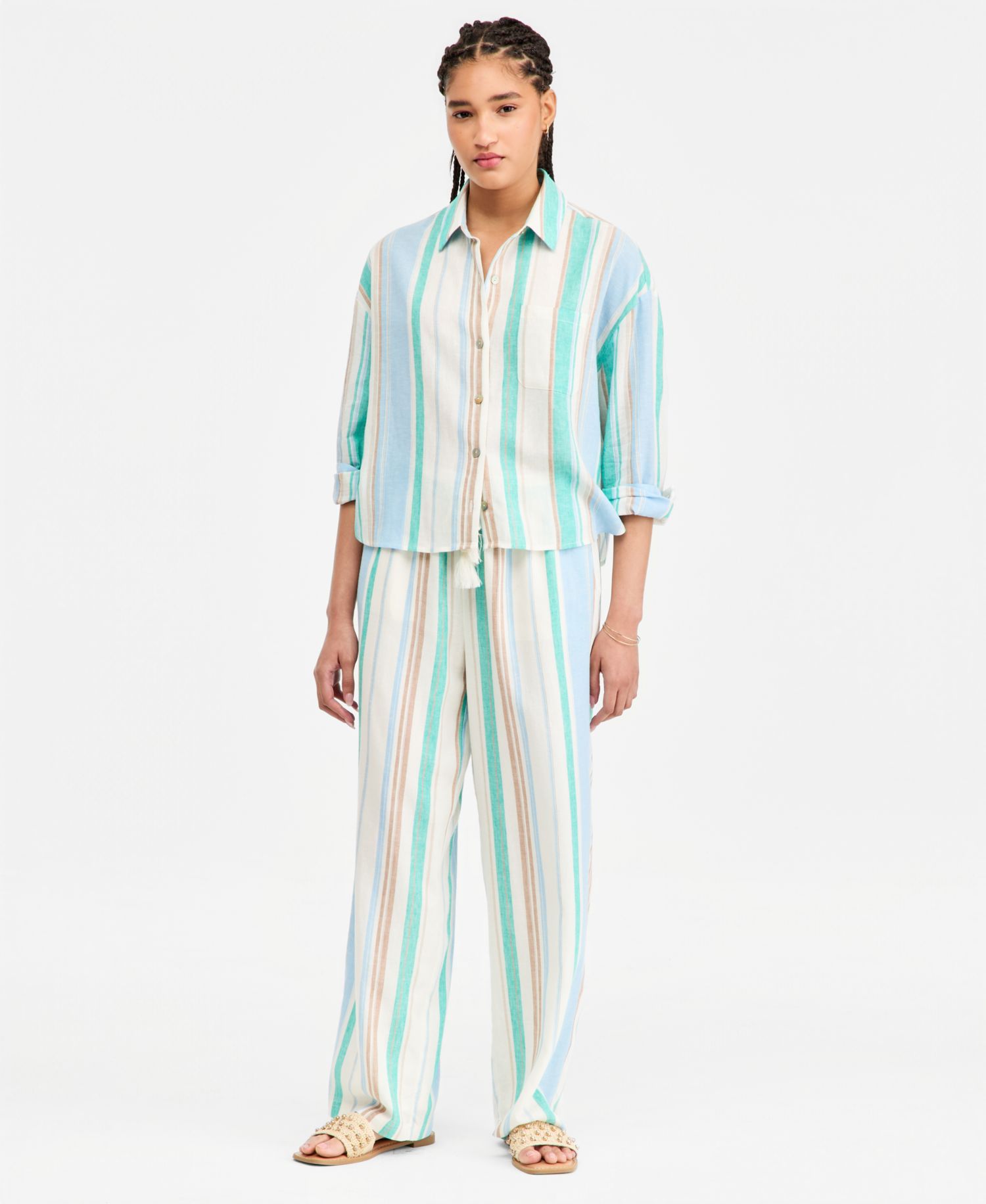 Women's Long-Sleeve Relaxed Button-Down Shirt