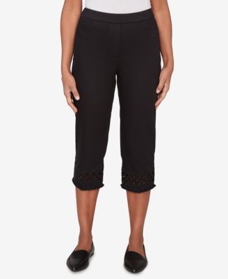 Petite Detail Driven Geometric Cut-Out Flat Front Capri Pants