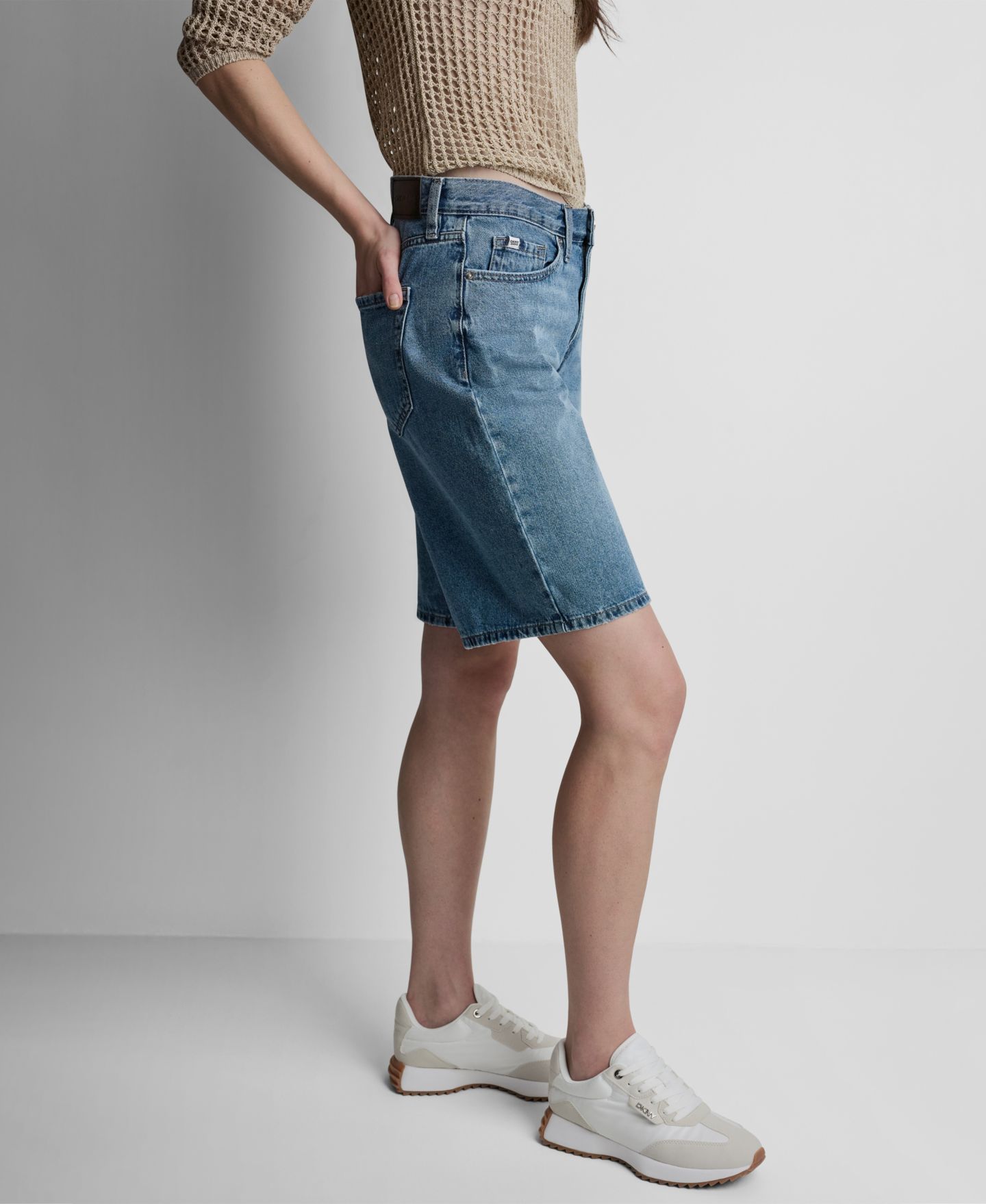 Женские шорты DKNY Jeans Mid-Rise Denim Bermuda, цвет: Oed - Crown Street — фото 3
