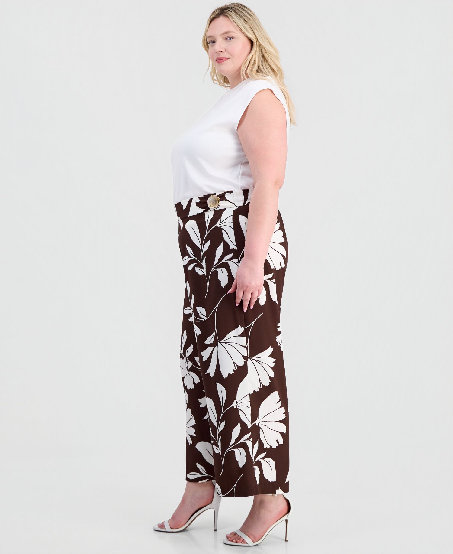 Plus Size Hardware Pull-On Crop Pants
