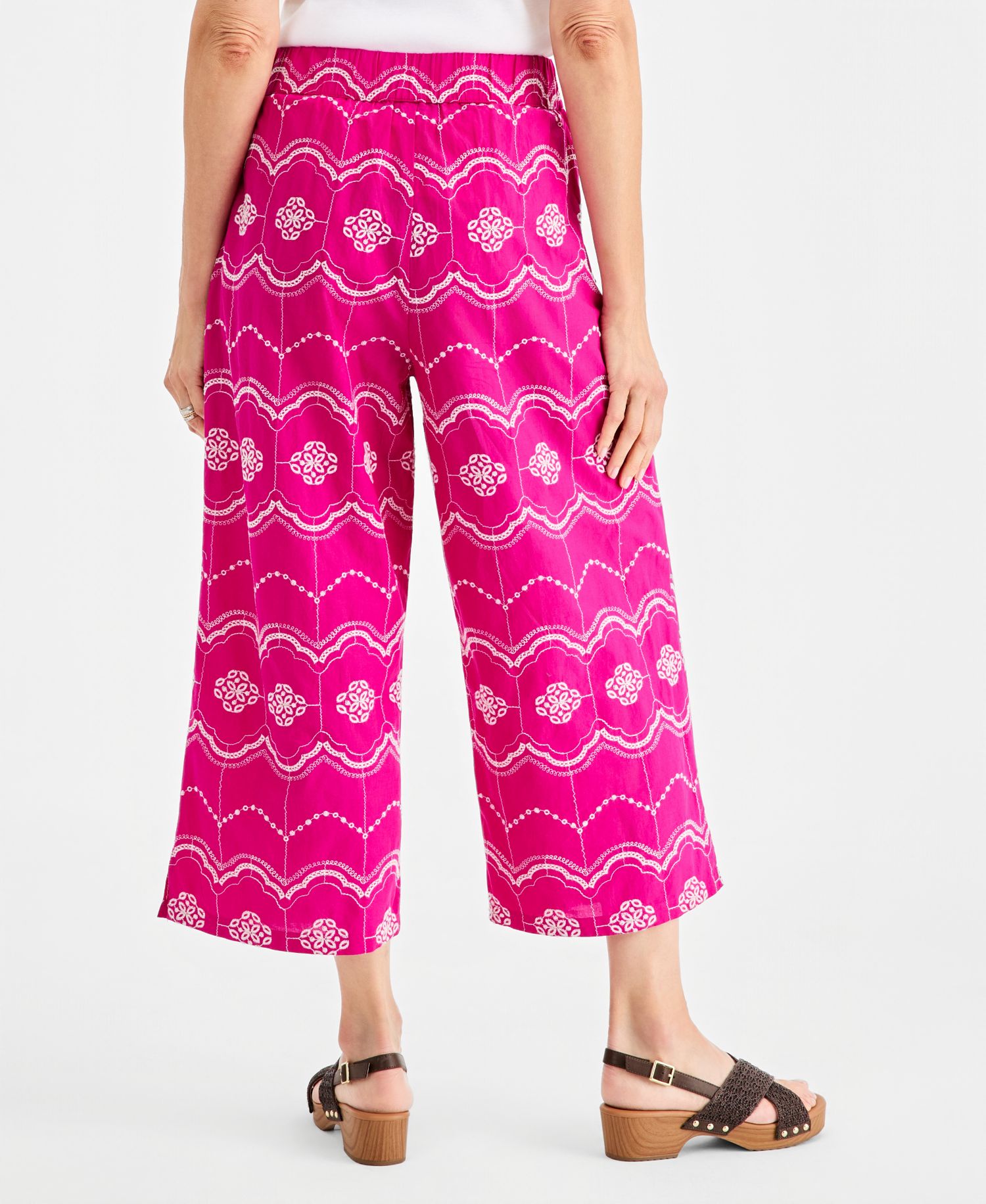 Women's Cotton Embroidered-Eyelet Capri Pants