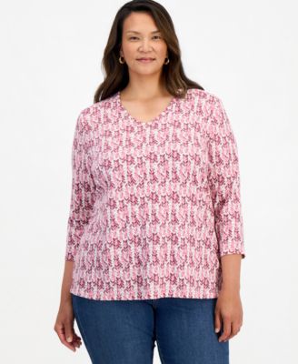 Plus Size Textured Arrow V-Neck 3/4-Sleeve Cotton-Blend Top