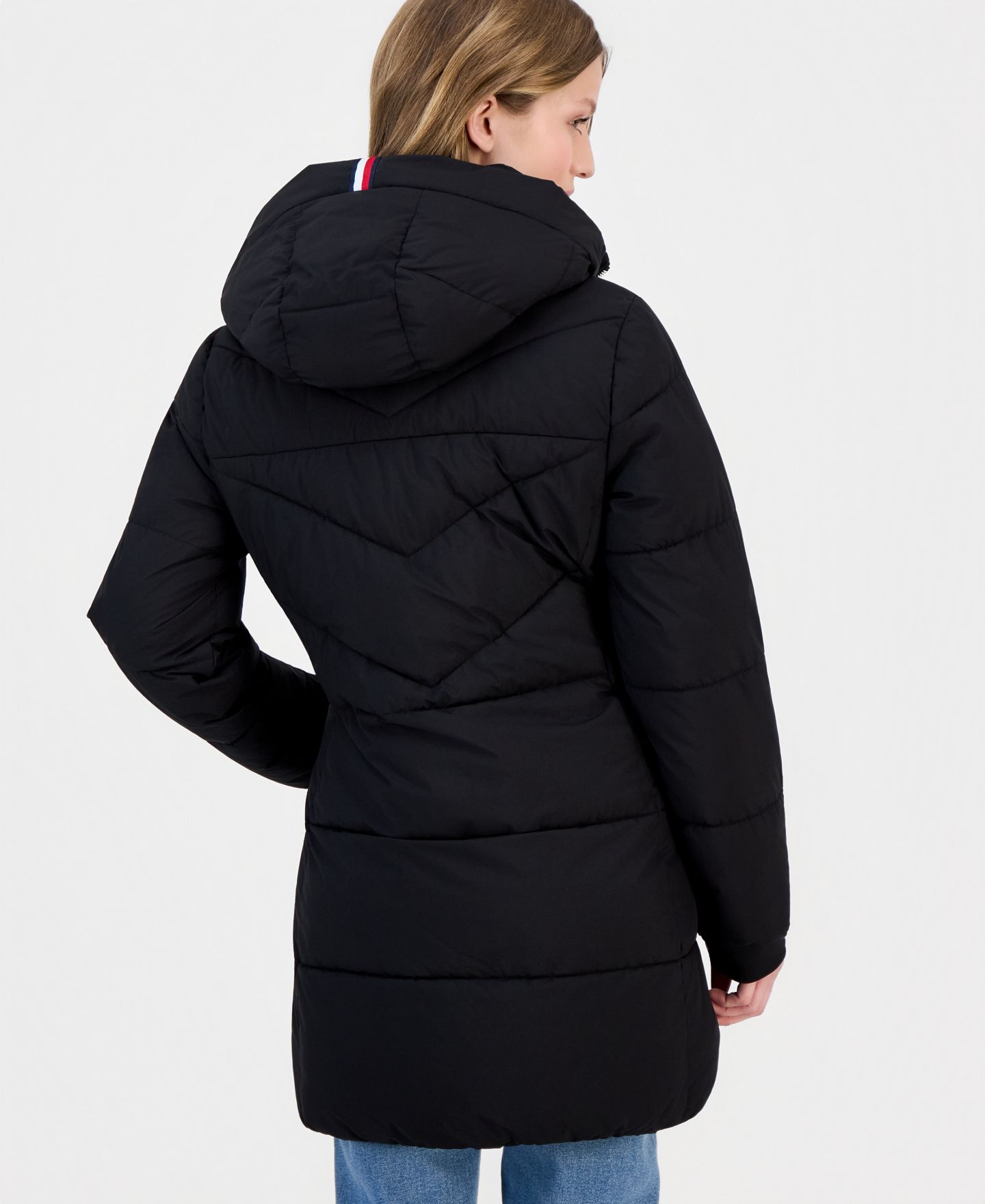 Женская куртка Tommy Hilfiger Chevron-Quilted Puffer, цвет: Чёрный — фото 2