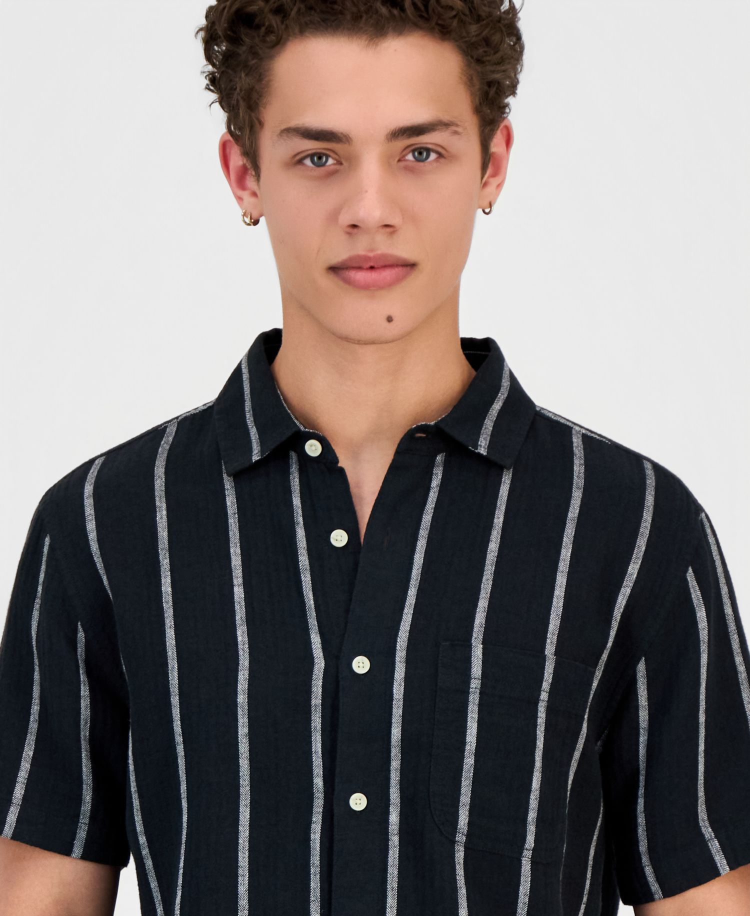 Men's Striped Linen Blend Short-Sleeve Shirt