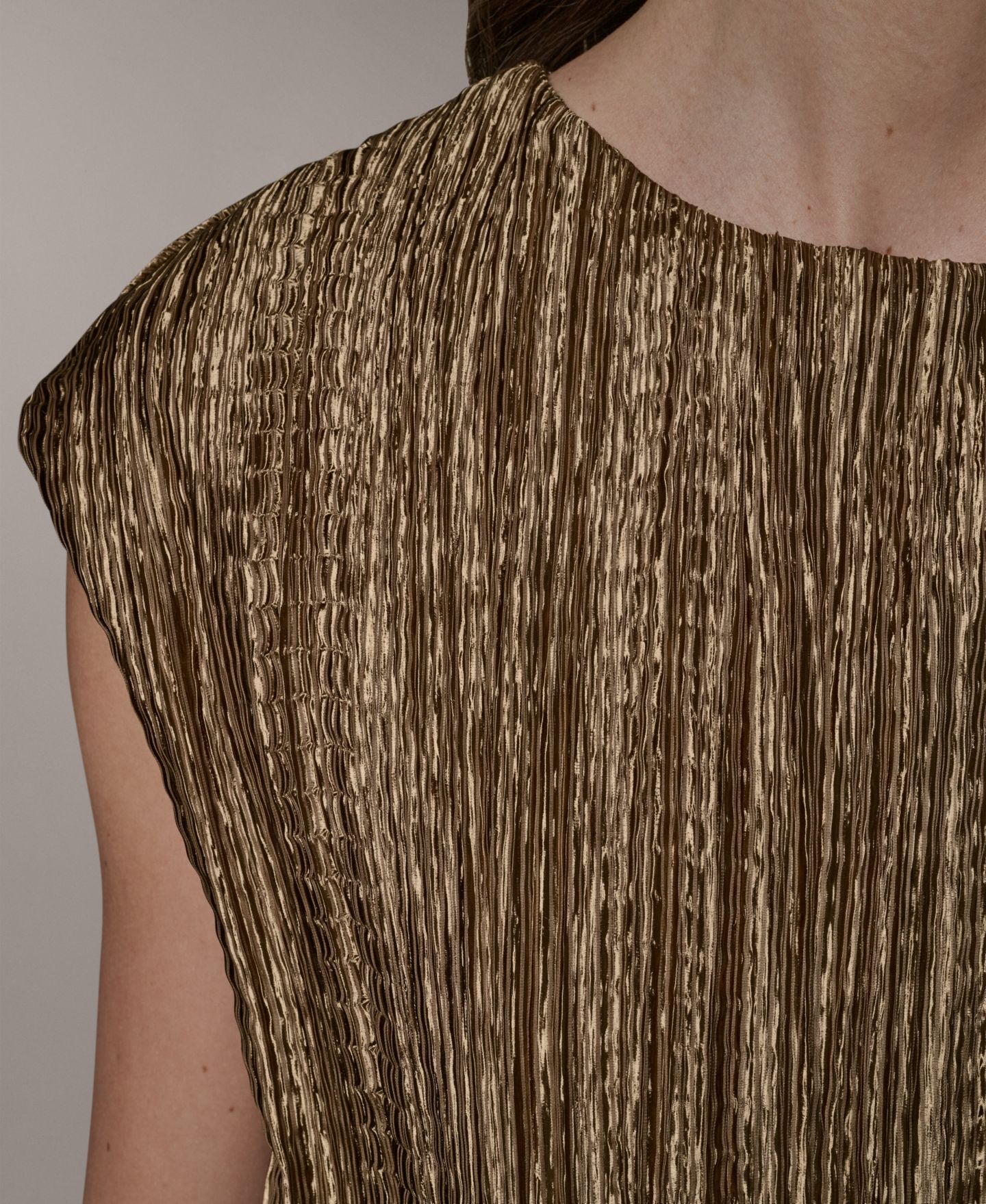 Женская блузка Donna Karan New York Crewneck Pleated Novelty Blouse, цвет: Золотой — фото 7