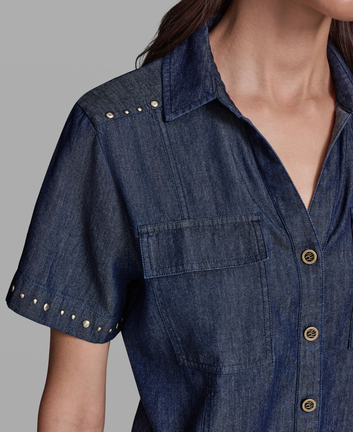 Женская рубашка KARL LAGERFELD PARIS Short-Sleeve Nailhead Trim Camp, цвет: Индиго — фото 4