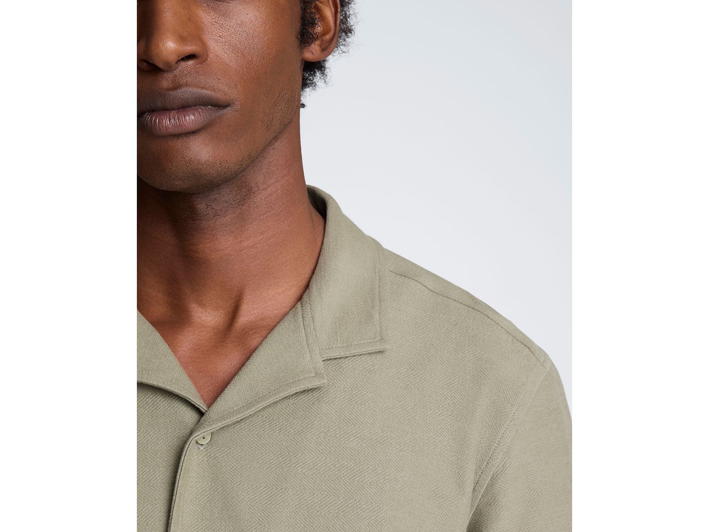 Мужская рубашка Kenneth Cole Short-Sleeve Classic-Fit, цвет: Шалфейный — фото 4