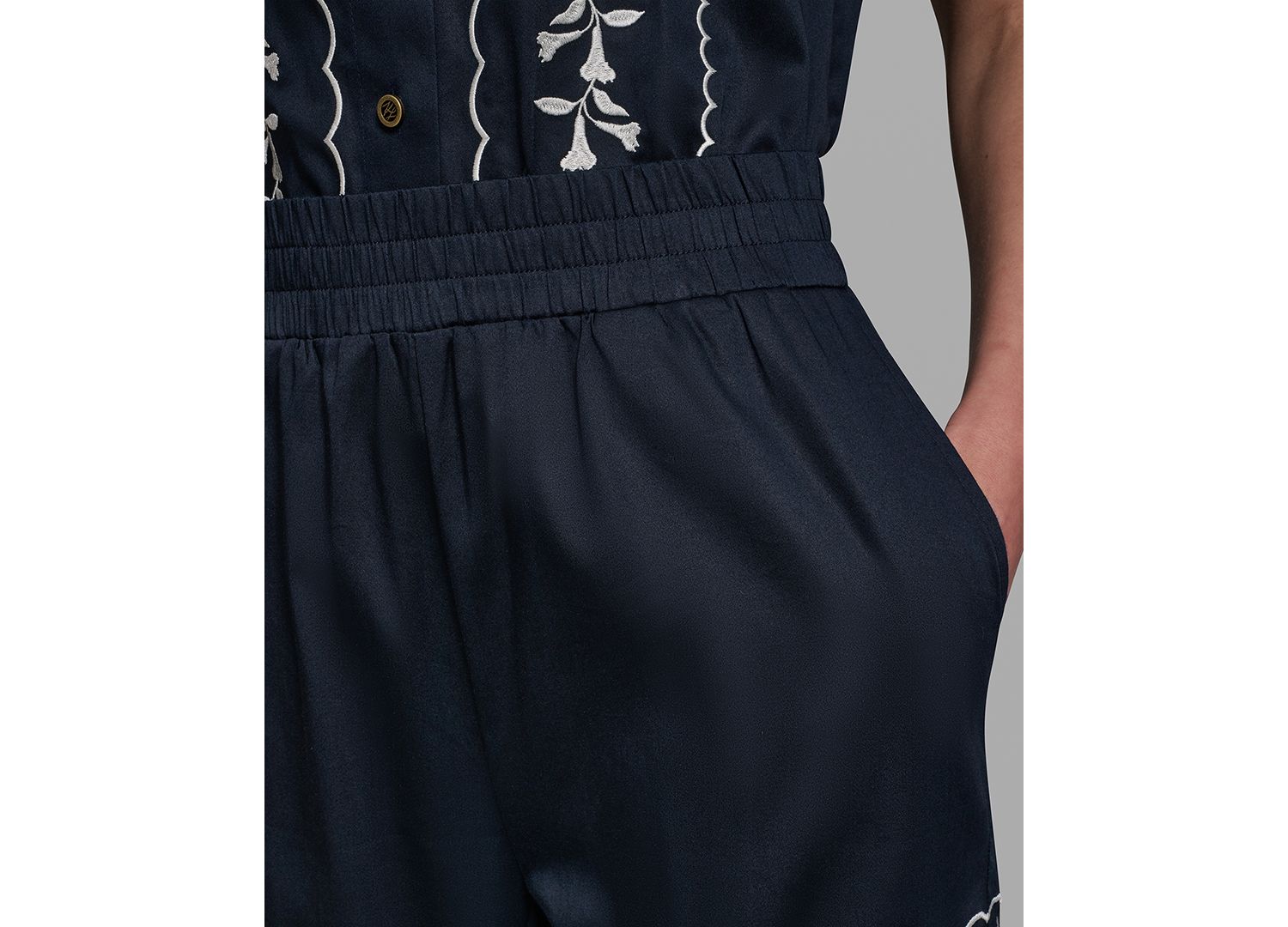Petite Mid-Rise Embroidery Pants