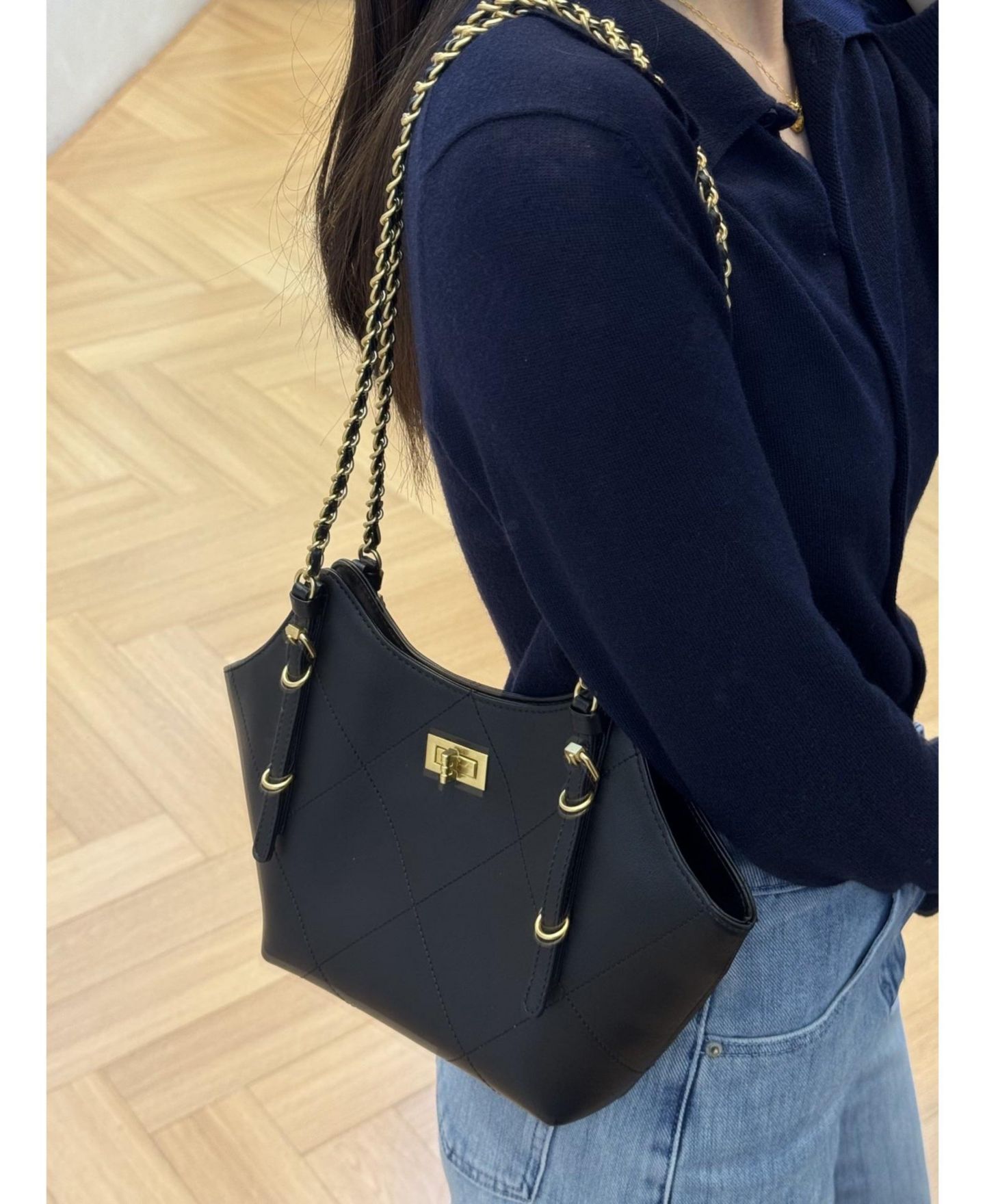 Женская сумка SUSU Luxea Quilted Chain Shoulder Bag Small Leather Handbag with Gold Chain Strap, цвет: Чёрный — фото 5
