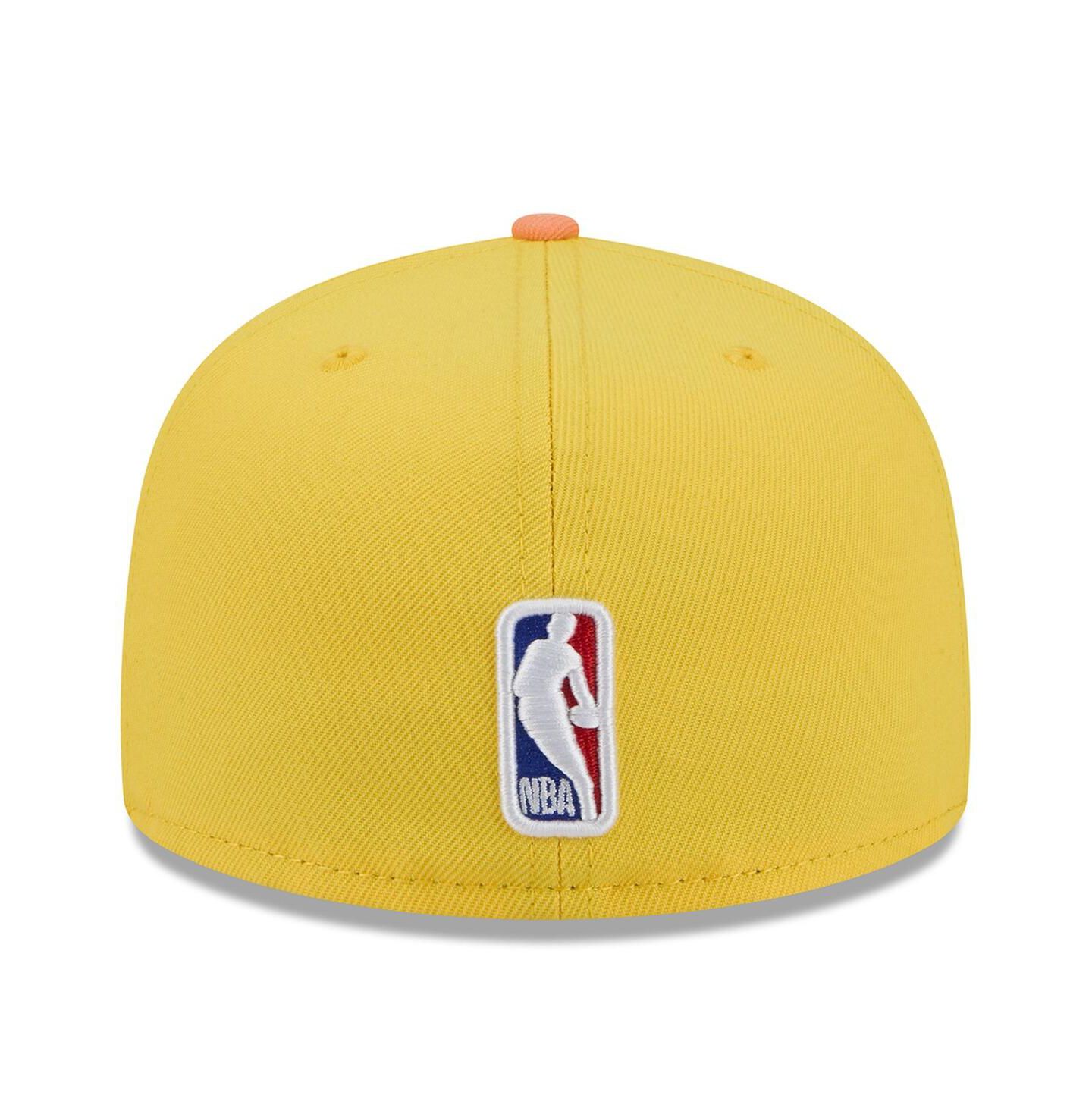Мужская кепка New Era Gold Cleveland Cavaliers 2025/26 City Edition Alternate 59FIFTY Fitted Hat — фото 4