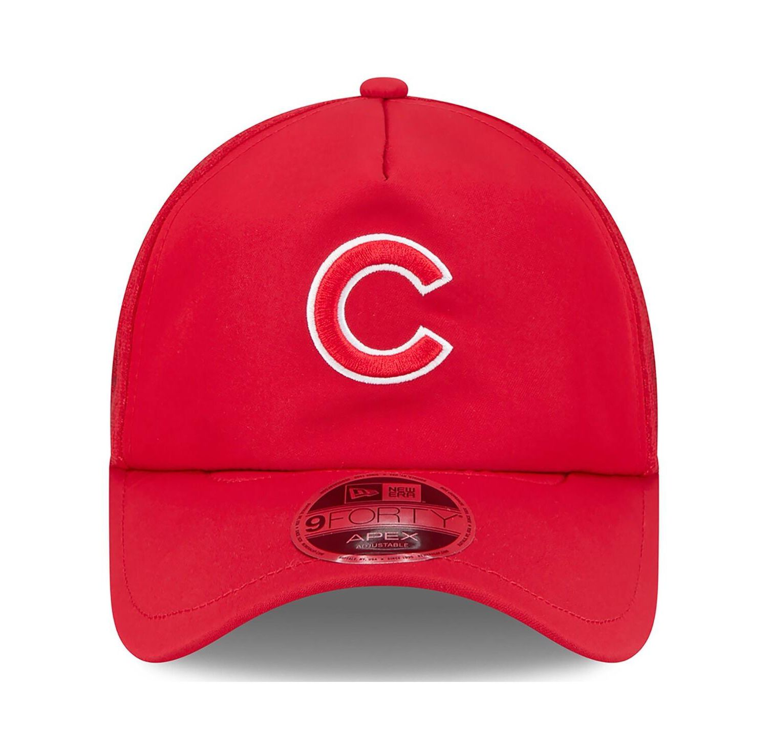 Men's Red Chicago Cubs 2026 Batting Practice Apex 9FORTY Adjustable Trucker Hat