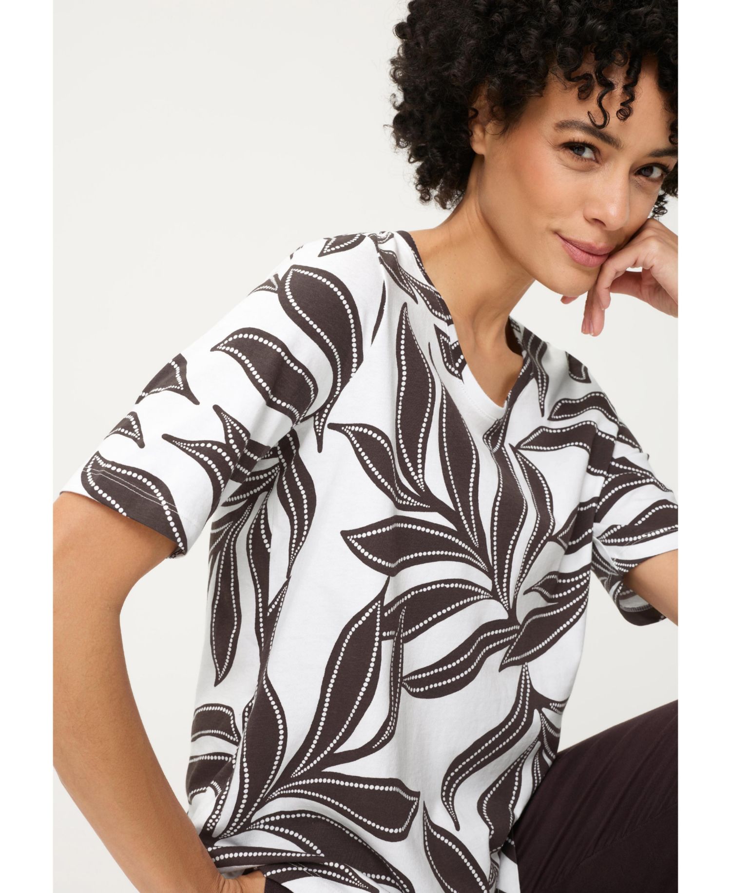Women's Dotted Leaf Print T-Shirt