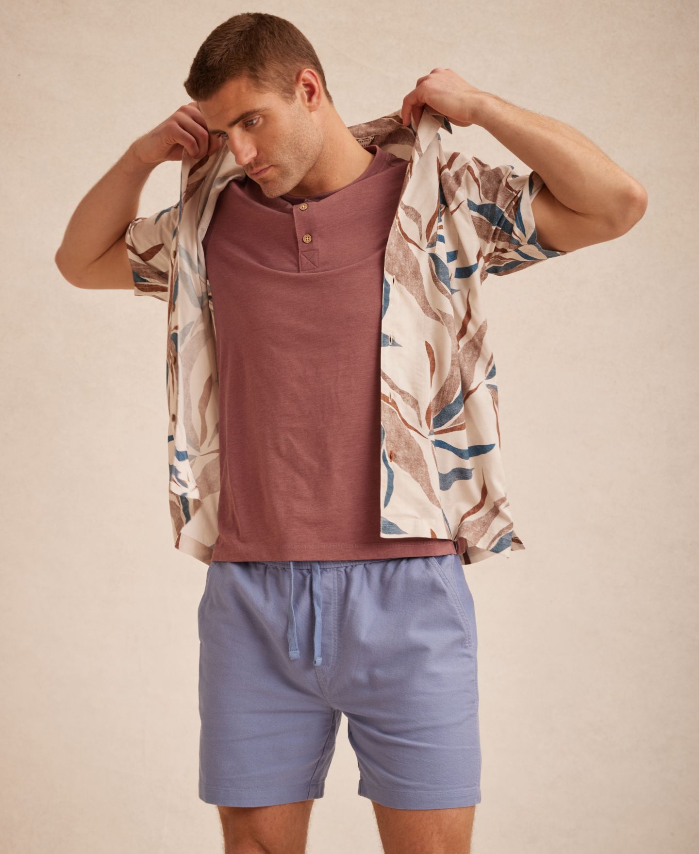Мужская рубашка Weatherproof Vintage Short-Sleeve Camp Shirt, Short-Sleeve Melange Henley Shirt and Regular-Fit Linen Blend 7", цвет: Синий — фото 2