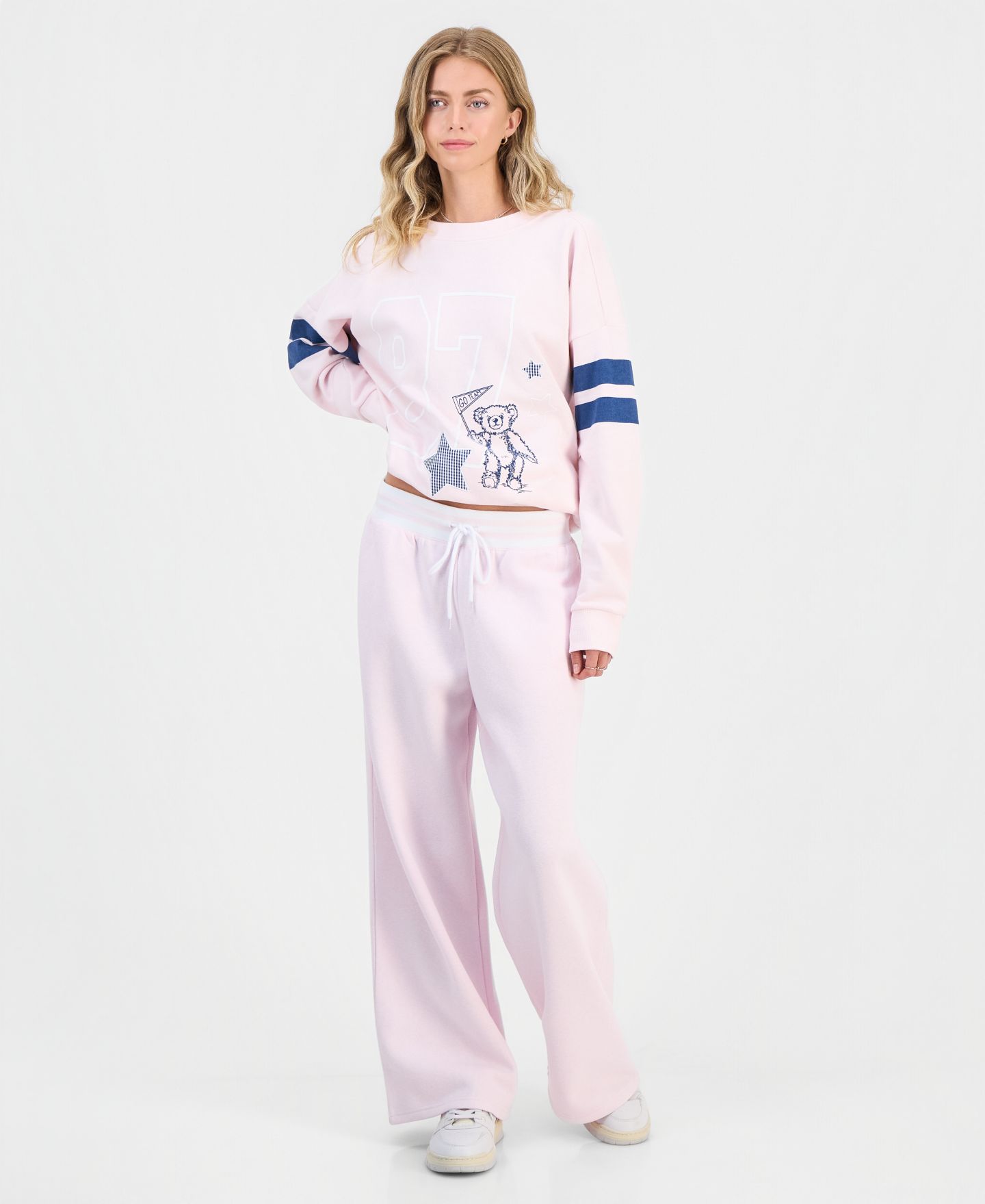 Женские брюки Madden Girl Juniors' Wide Fleece Contrast-Waist Sweatpants, цвет: Ballet Slipper — фото 1
