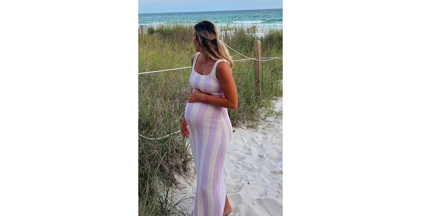 Женское платье Pinkblush Maternity Pink Striped Terry Knit Sleeveless Midi, цвет: Розовый — фото 2