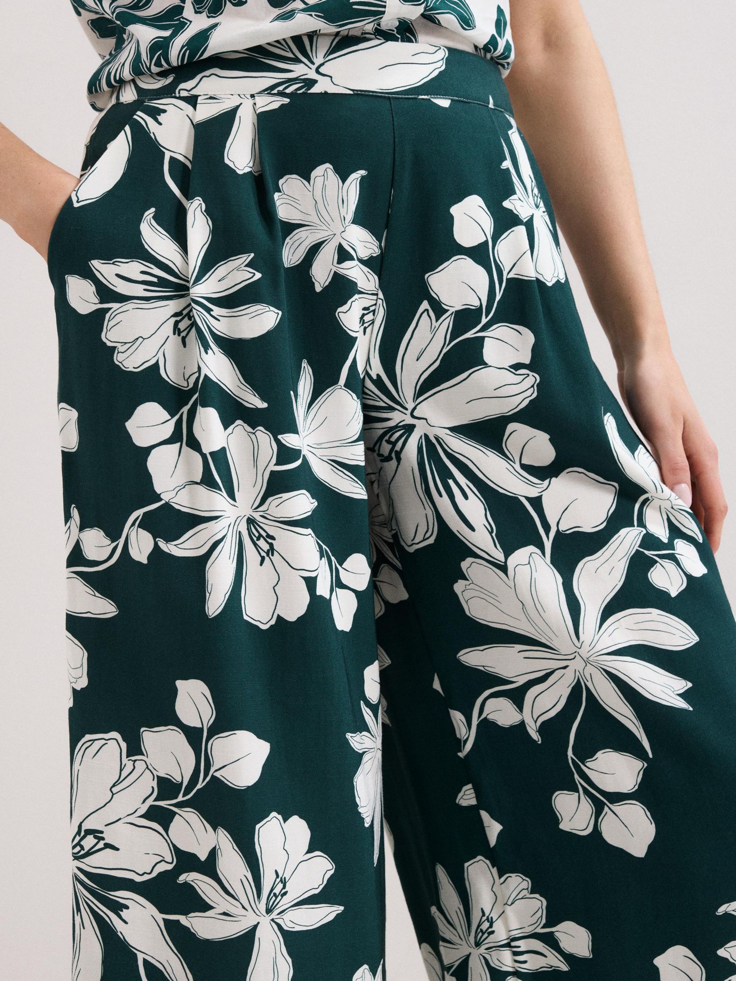 Women's Josie Floral Print Culotte Trousers