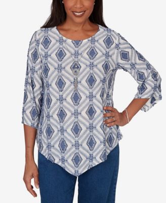 Women's Indigo Girls Diamond Textured Top with Necklace