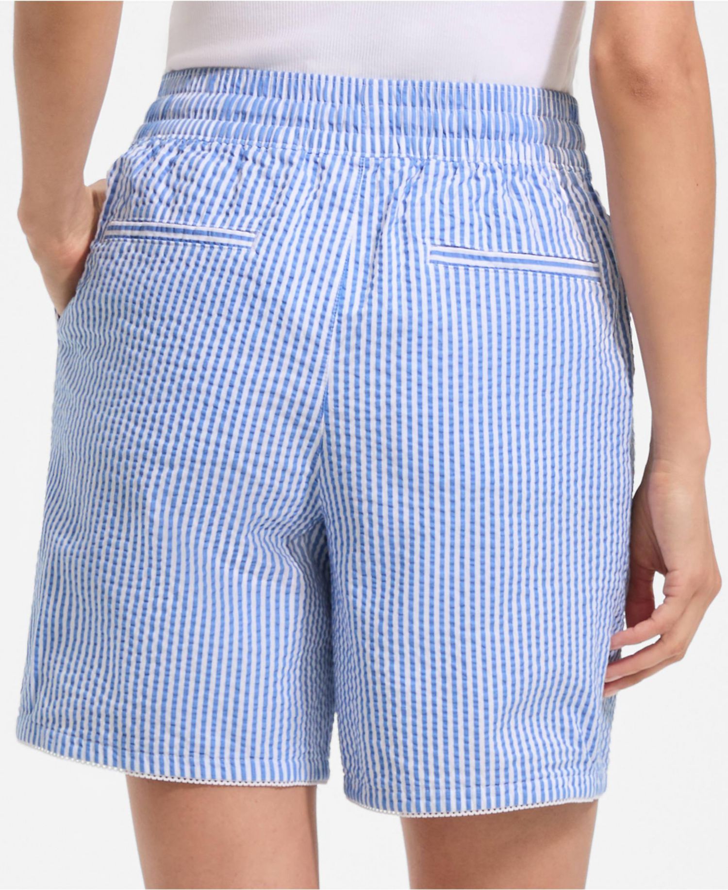Women's Seersucker High Rise Pull On 7" Shorts