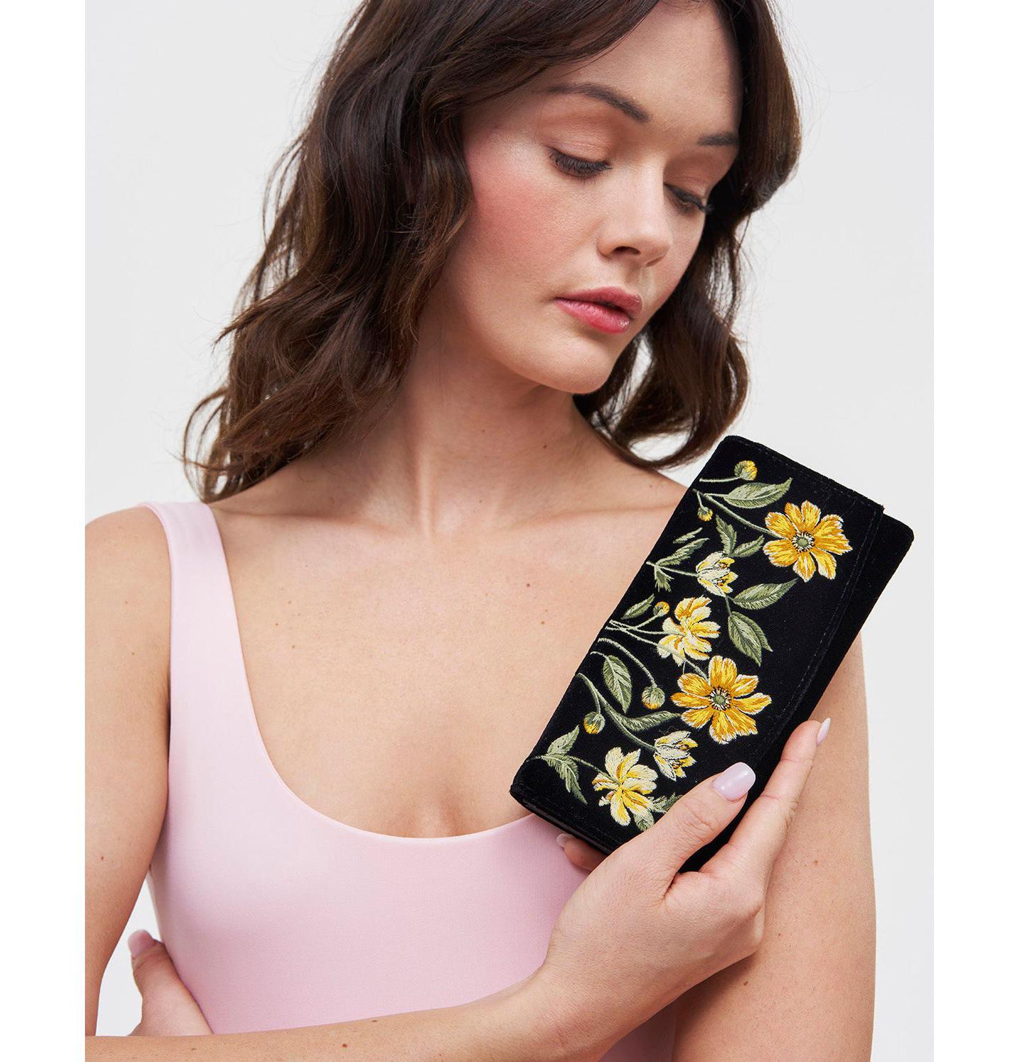 Женская сумка Fable England Botanical Velvet Embroidered Purse Large, цвет: Чёрный — фото 2