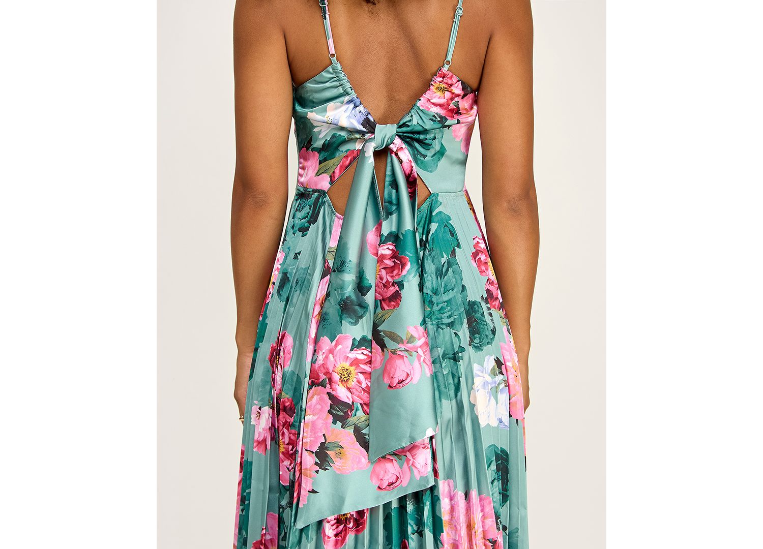 Juniors' Floral Tie-Back Pleated Dress