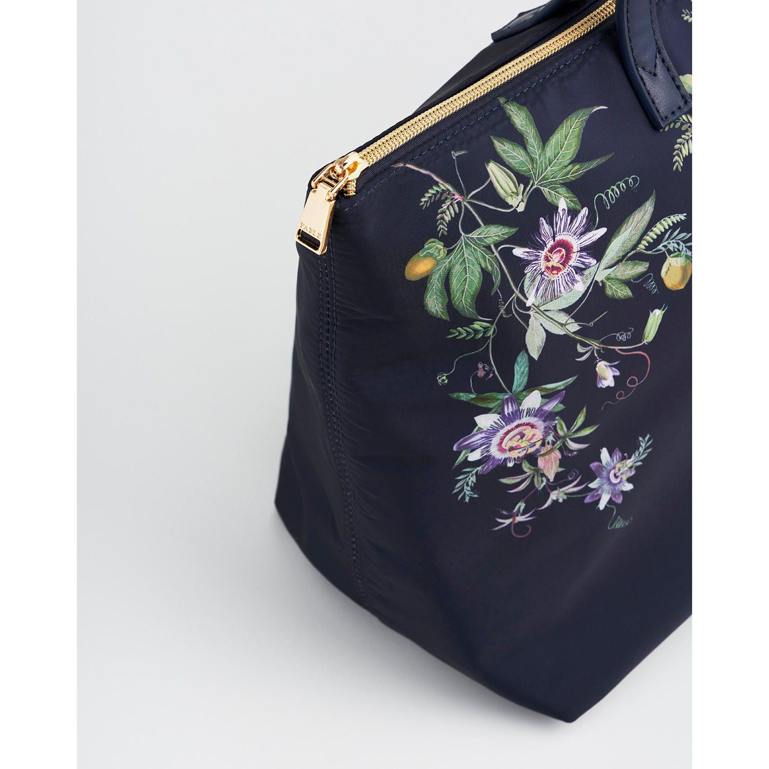 Women's Passion Flower Printed Grab Tote