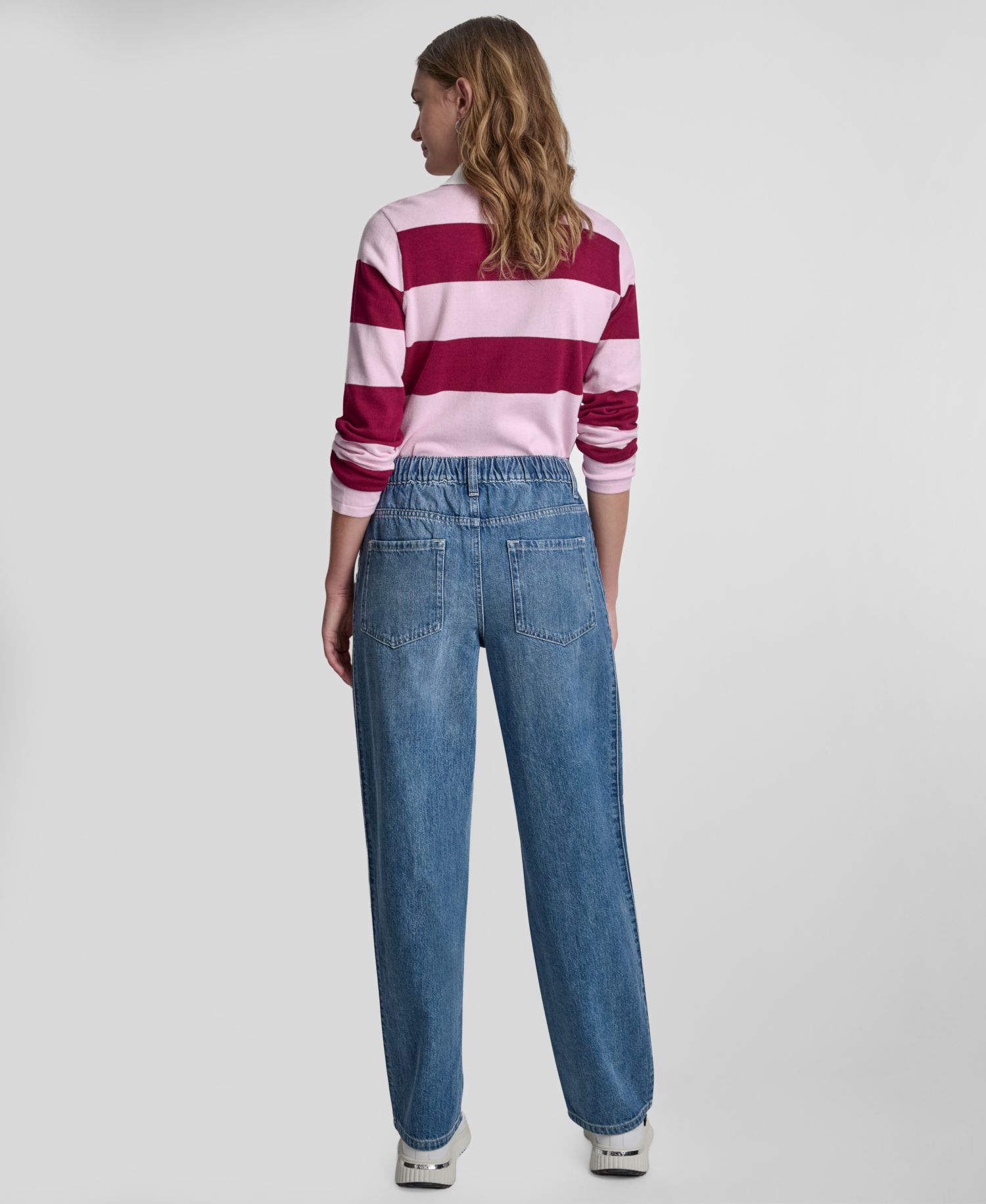 Women's Relaxed Straight-Leg Jeans