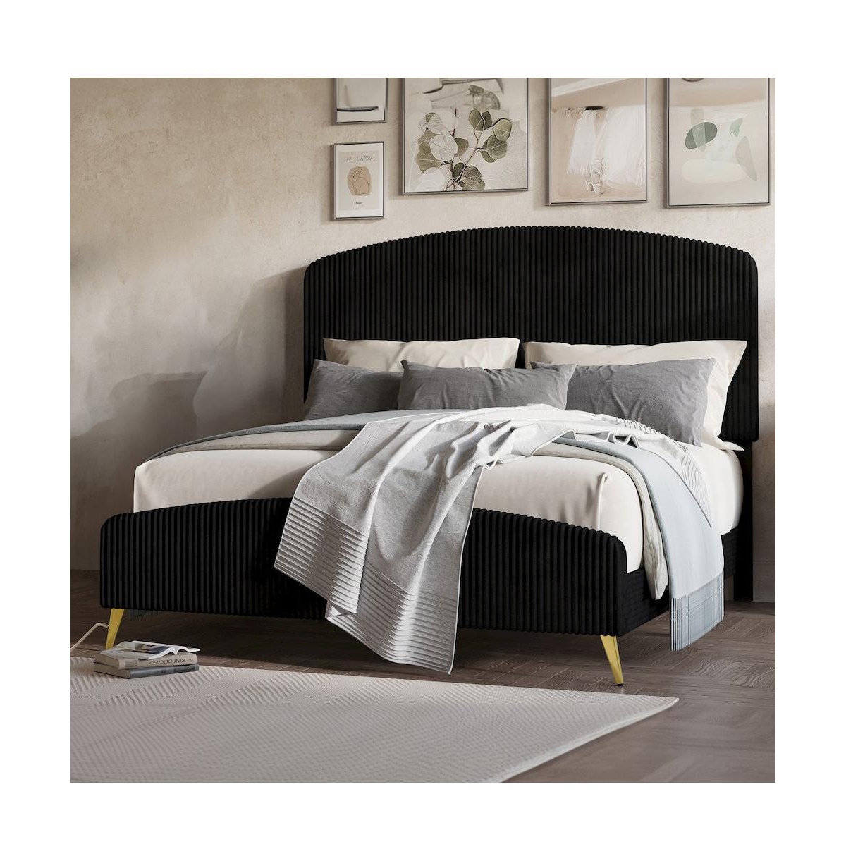 New Classic Furniture Kailani Wood Queen Bed