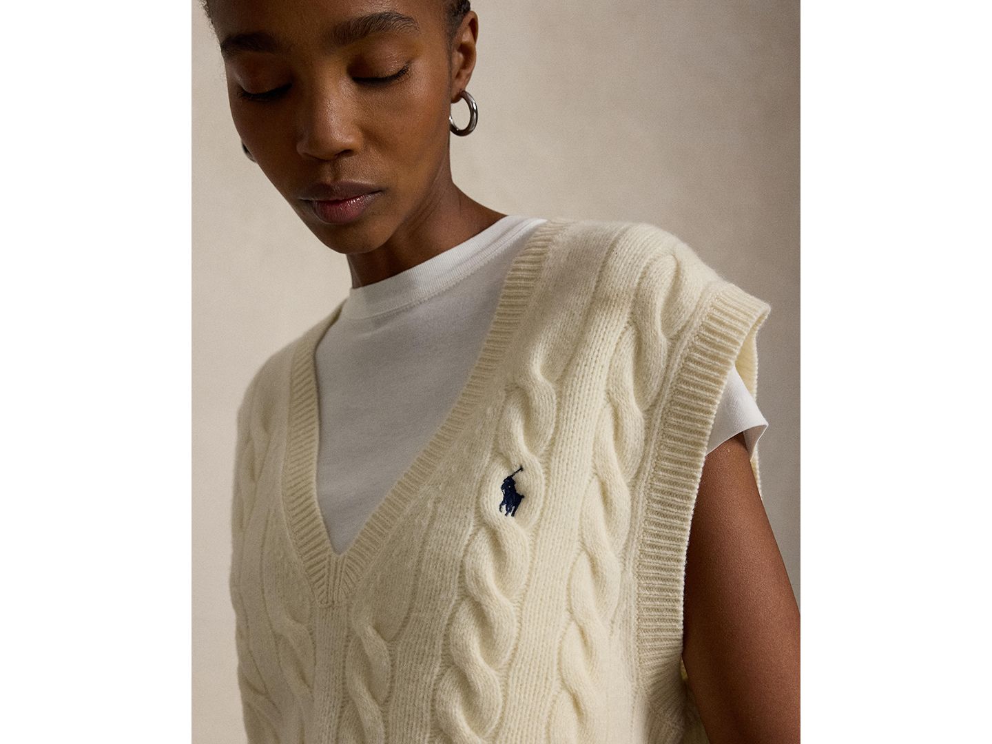Женский жилет Polo Ralph Lauren Sleeveless V-Neck Wool-Cashmere Sweater Vest, цвет: Кремовый — фото 3