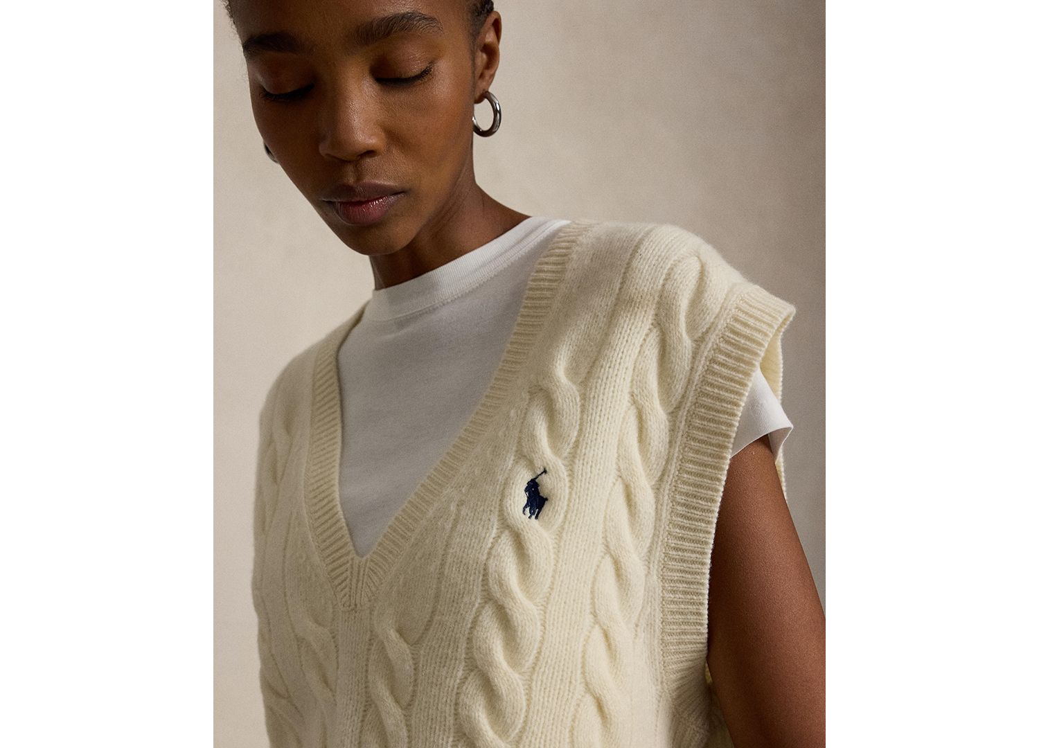 Women's Sleeveless V-Neck Wool-Cashmere Sweater Vest