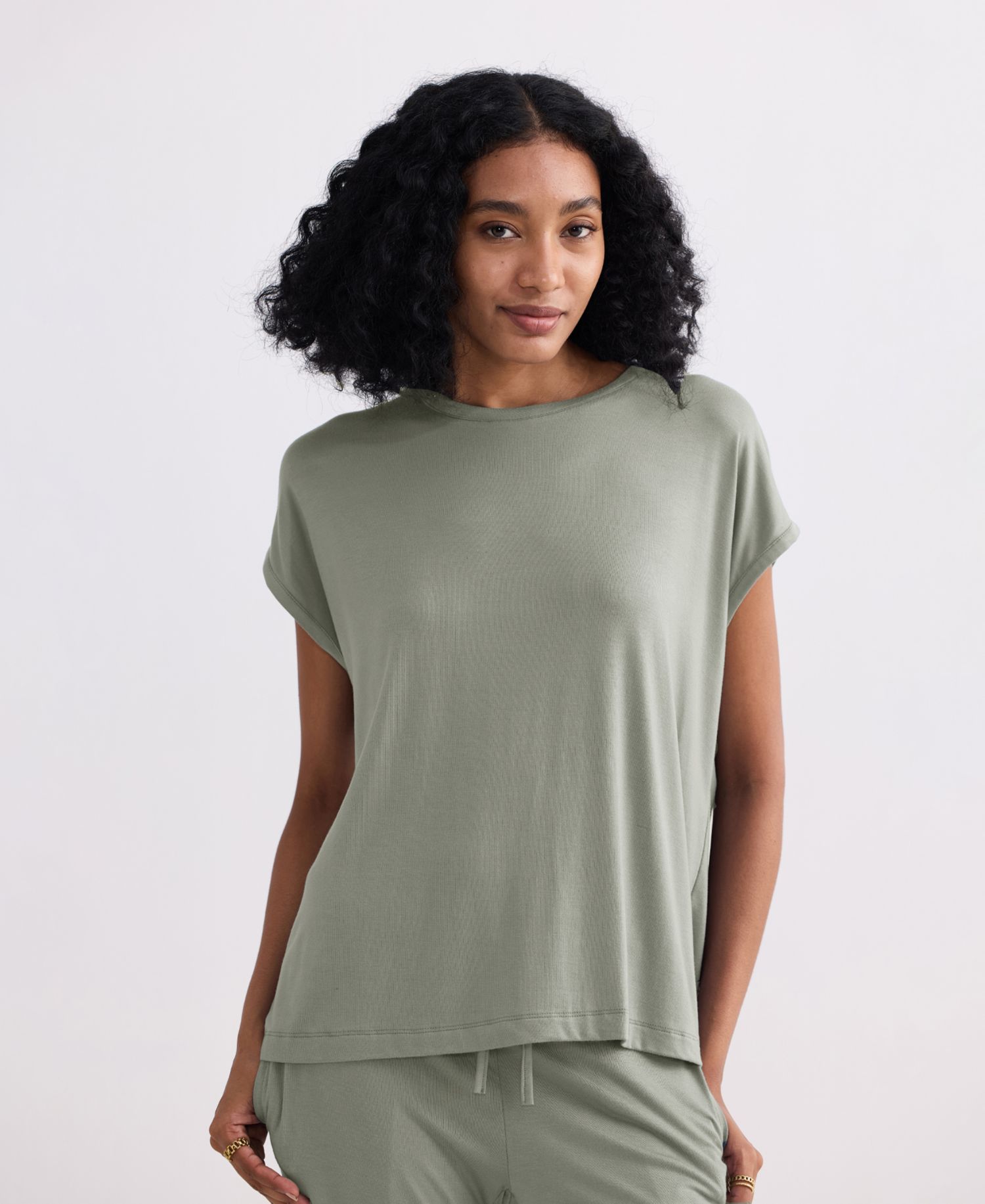 Women's Relaxed Tee in Olive