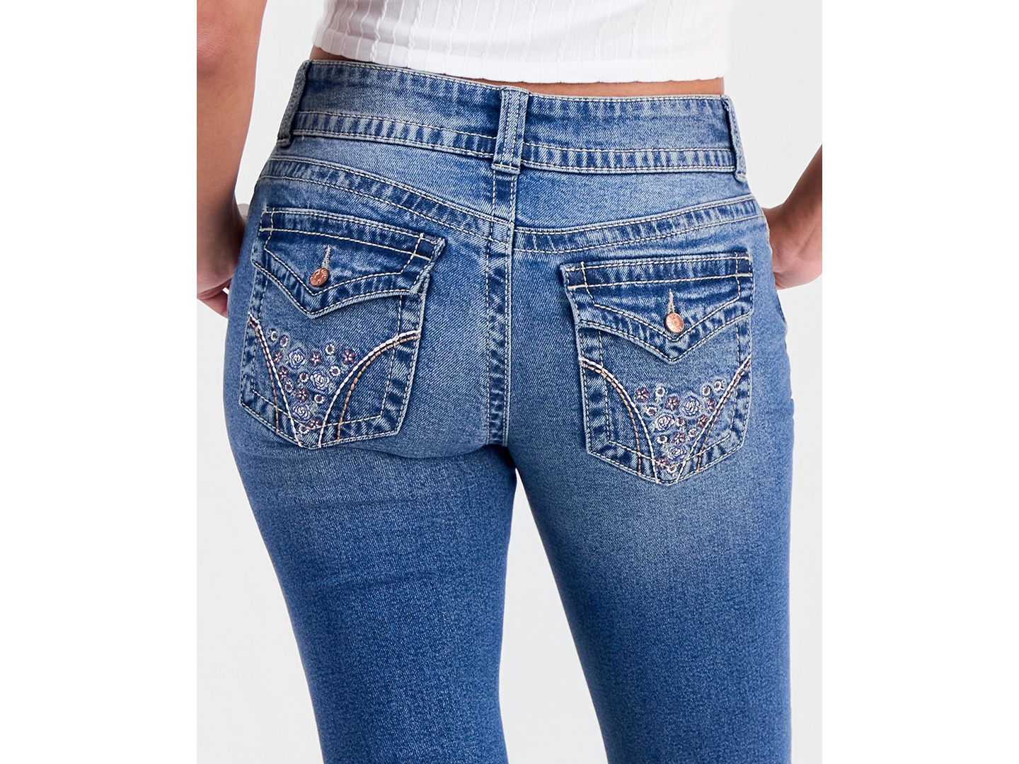 Женские джинсы Celebrity Pink Juniors' Embroidered Flap-Pocket Flare-Leg, цвет: Almanzor — фото 10