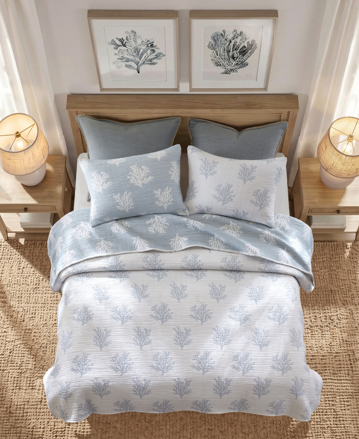 Harbor House Mia Coral Jacquard Reversible Lightweight 3-Piece Quilt Set, Full/Queen