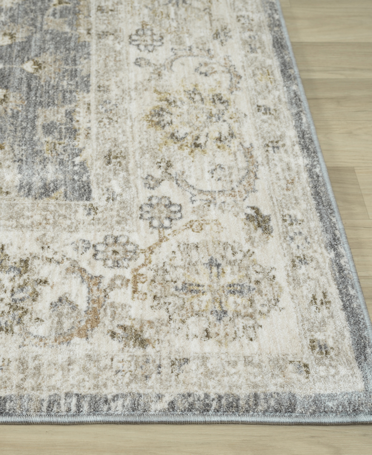 Lr Home Maria Mir- 4'x6'6" Area Rug