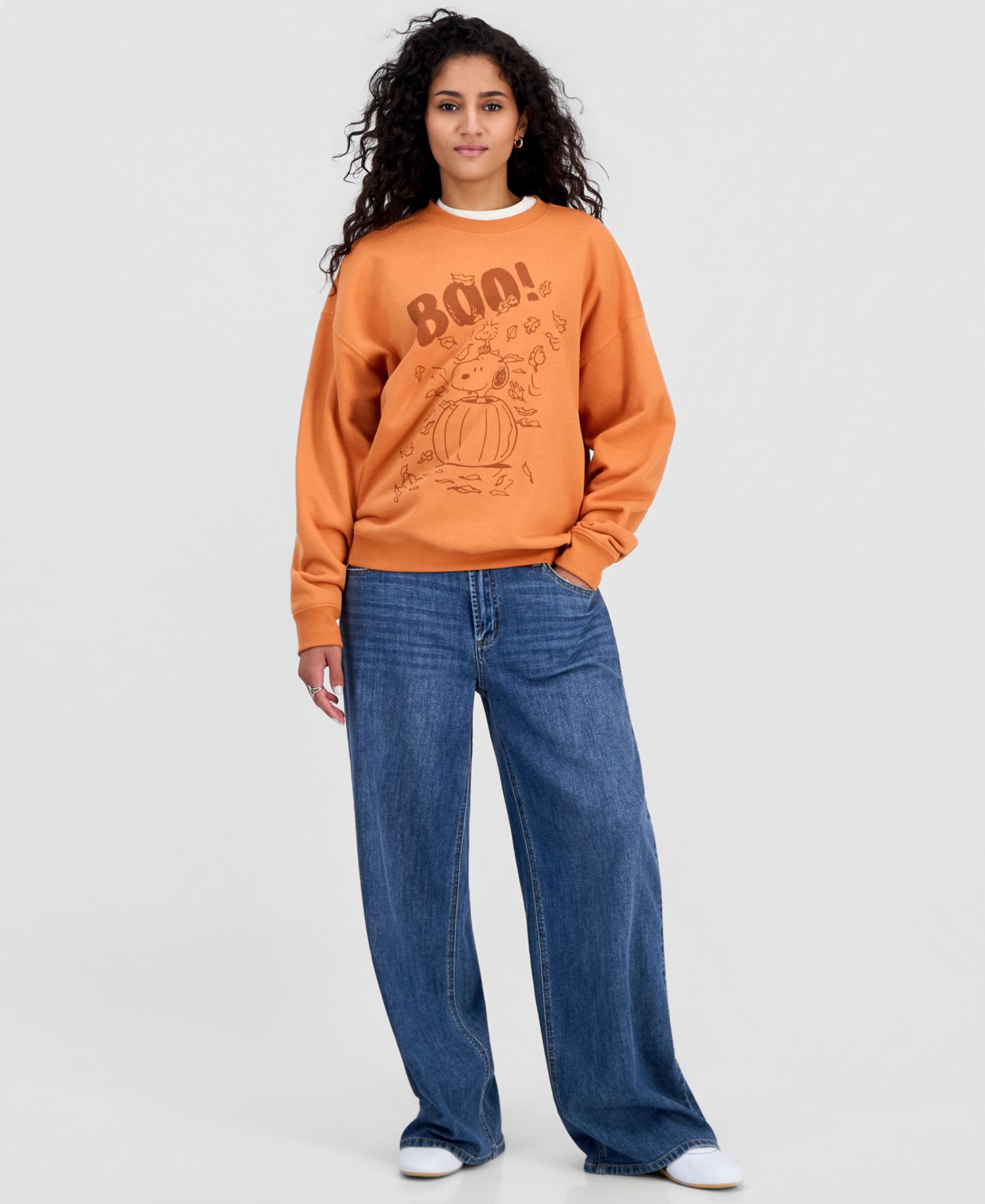 Juniors' Snoopy Pumpkin Graphic Print Sweatshirt