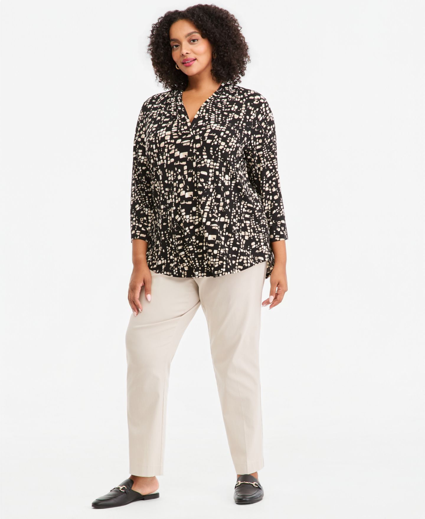 Женский топ JM Collection Plus Size Printed 3/4 Sleeve V-Neck Knit, цвет: Глубокий чёрный — фото 2