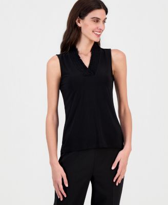 Women's Sleeveless Smocked V-Neck Top