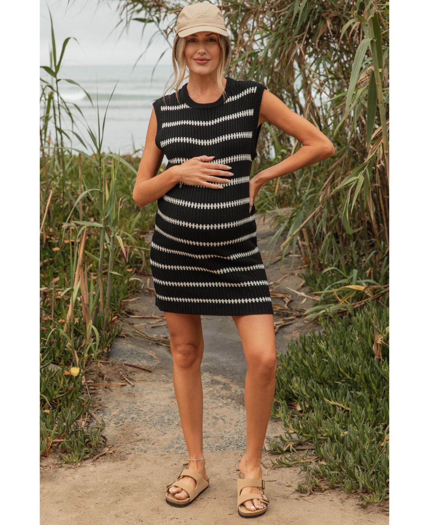 Women's Black Striped Sweater Knit Sleeveless Dress