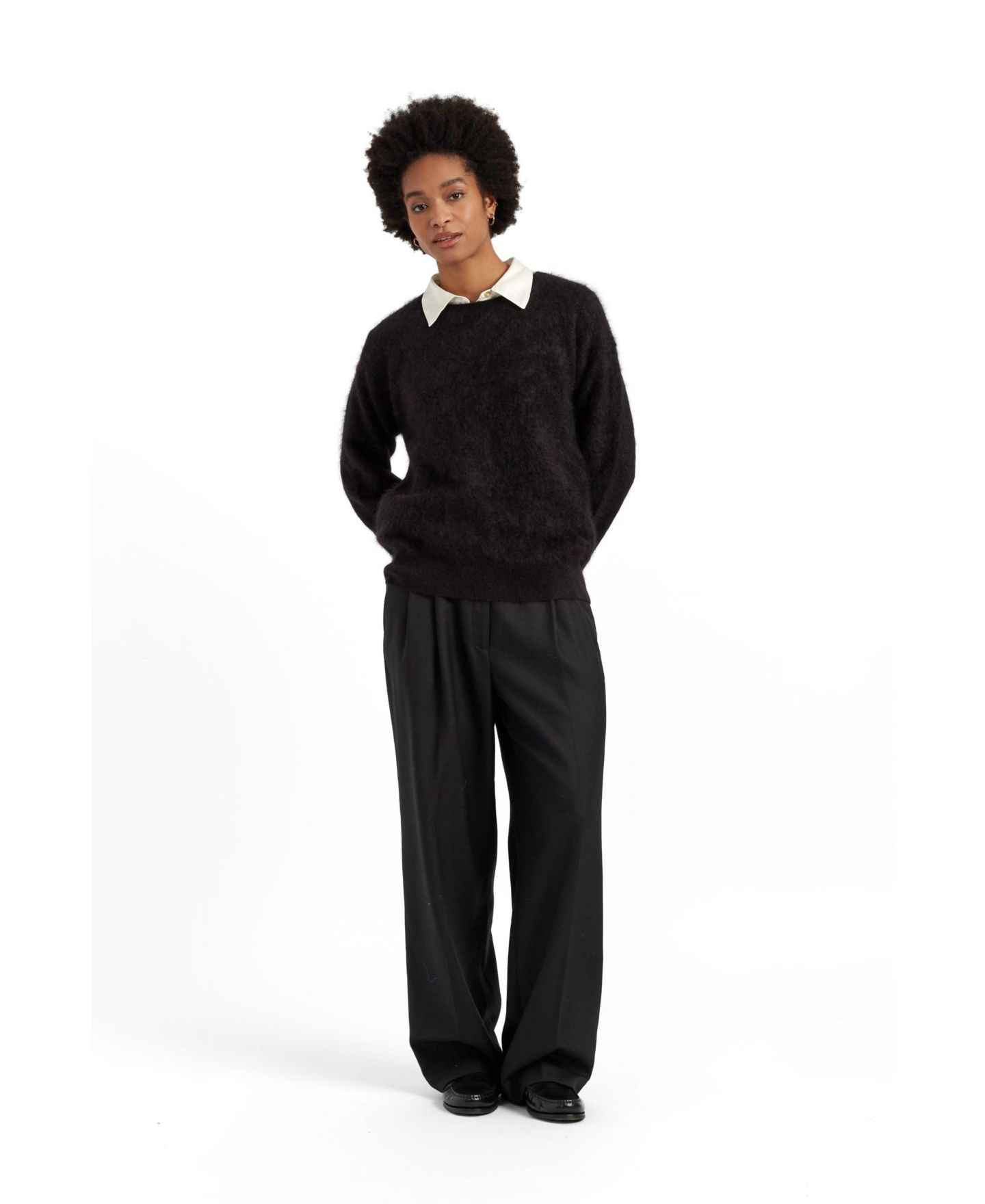 Женский свитер Chinti & Parker Brushed Cashmere Crew Neck, цвет: Чёрный — фото 1