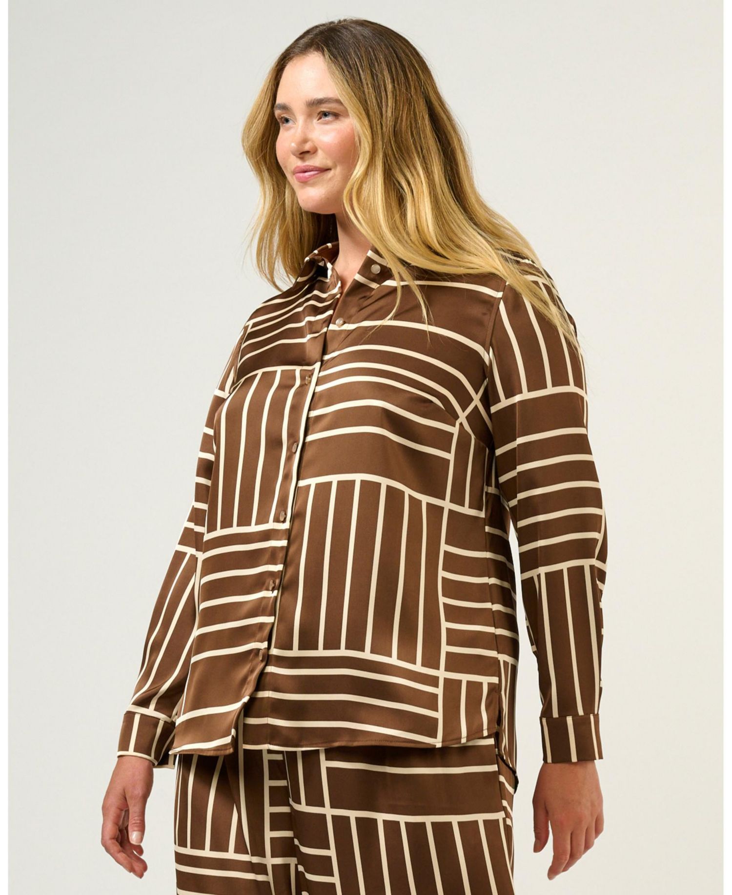 Plus Sizes Josie Geometric Collared Button-Front Satin Shirt