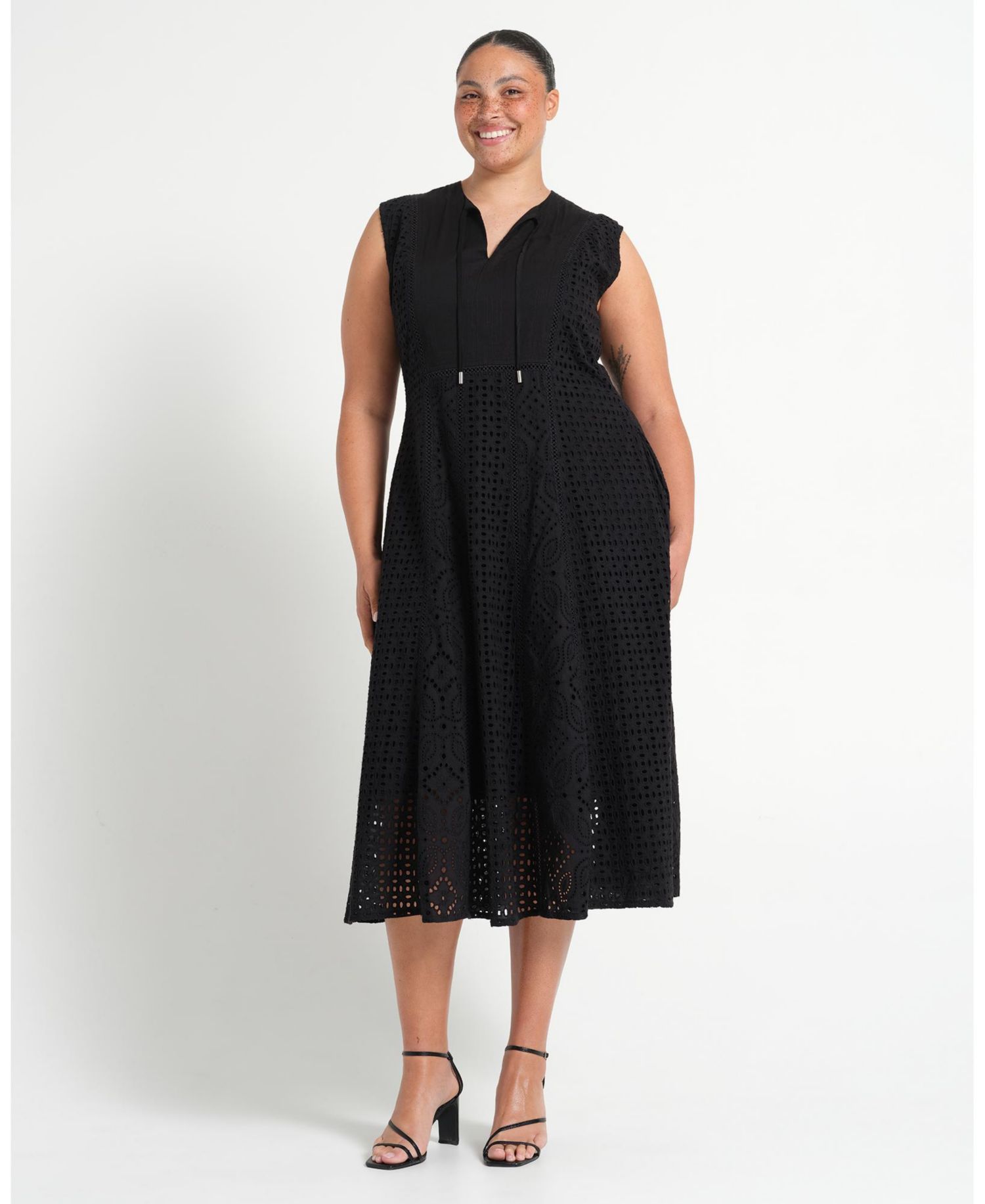 Women's Blair Cotton Embroidered Sleeveless Midi Dress
