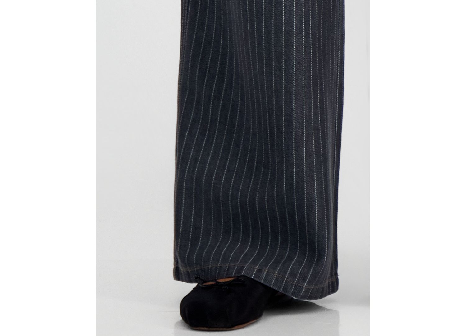 Juniors' Pinstripe Wide-Leg Pull-On Jeans