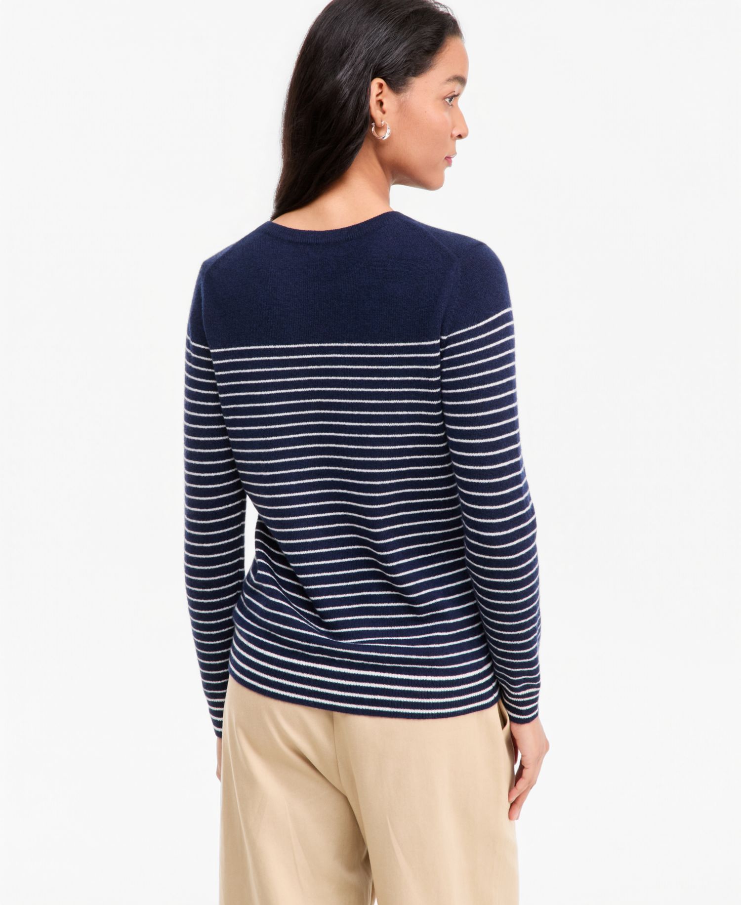 100% Cashmere Women's Petite Long-Sleeve Crewneck Sweater