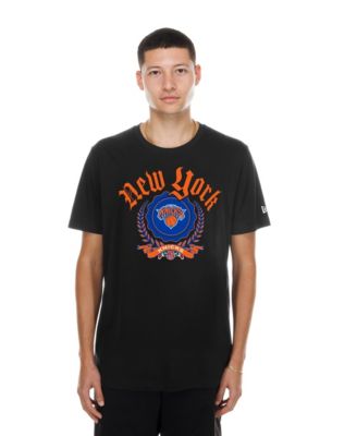 Men's Black New York Knicks Gothic Crest T-Shirt