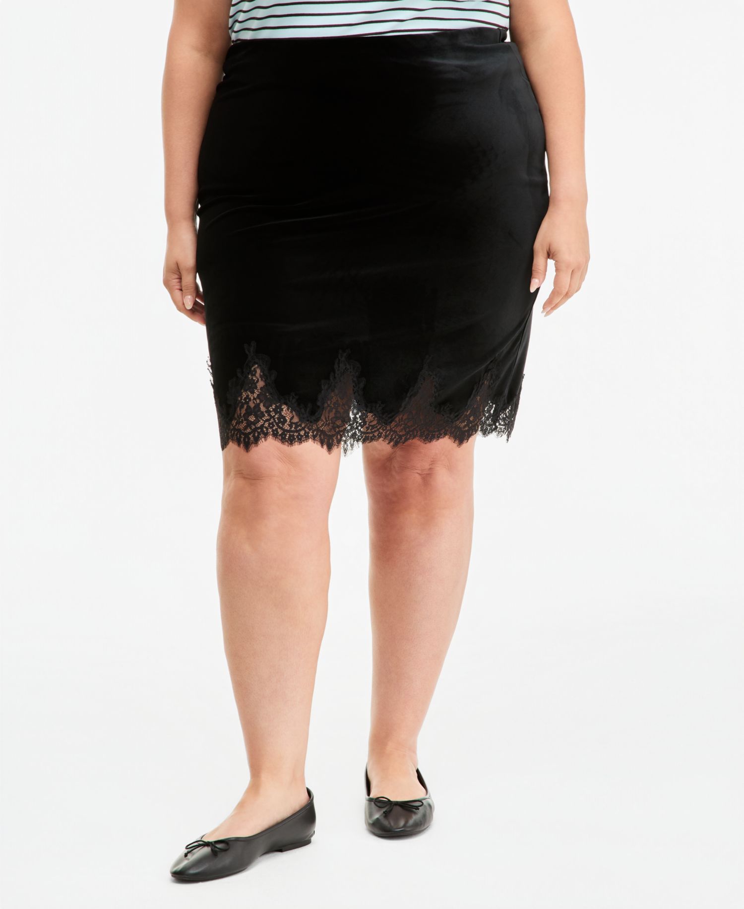 Trendy Plus Size Velvet Lace-Hem Skirt