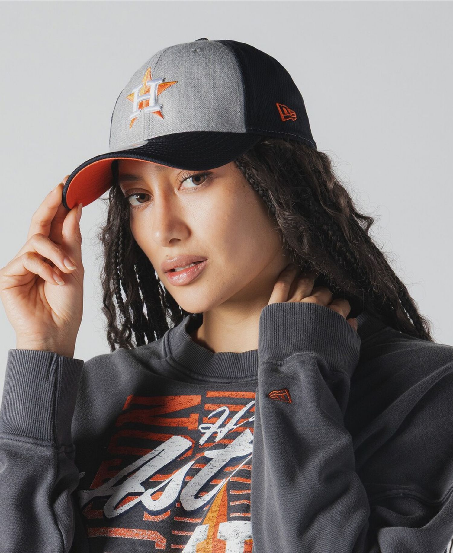 Women's Navy Houston Astros Boxy Mineral Wash Dolmen Sleeve Cropped Sweatshirt