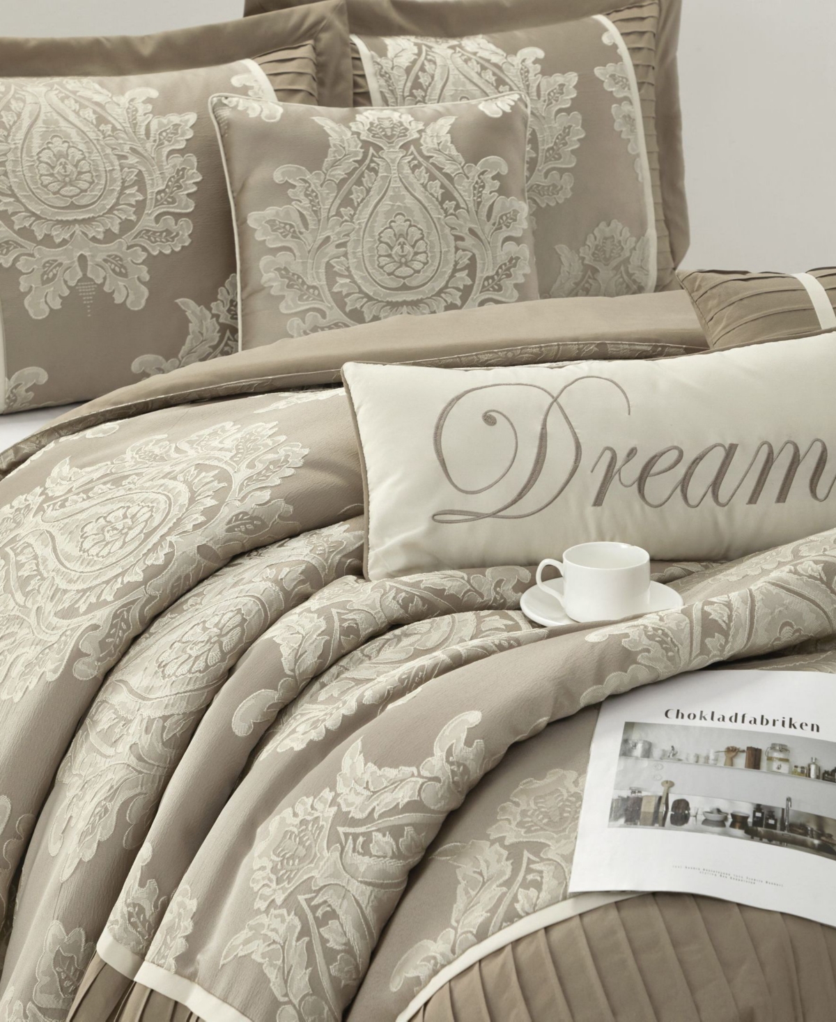 Stratford Park Therese Damask 15-Piece Comforter Set