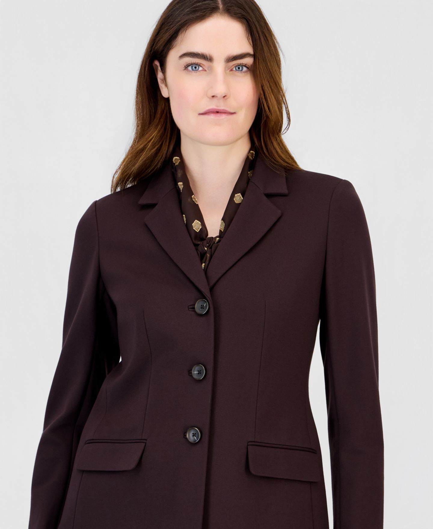 Женский пиджак Anne Klein Three-Button Notched-Collar Blazer, цвет: Глубокий красное дерево — фото 4