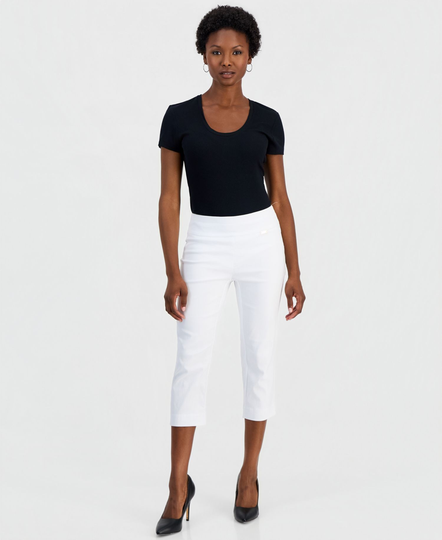 Petite Tummy-Control Pull-On Capri Pants