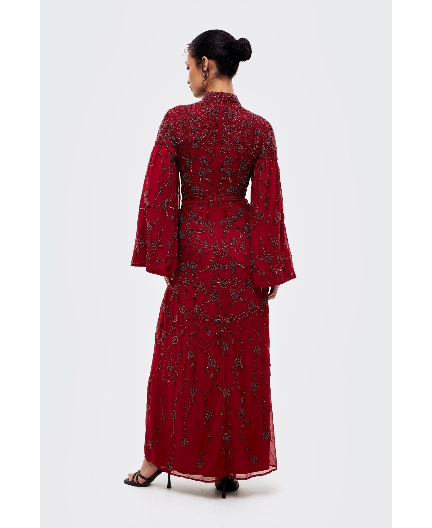 Женские платья Maryisa Modest Embellished Sequins High Neck Gown, цвет: Тёмно-бордовый — фото 4